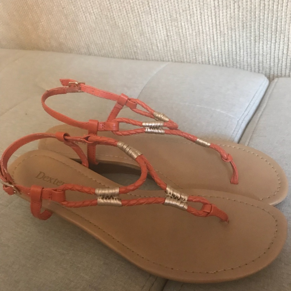 Flat sandals